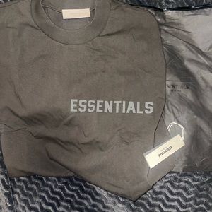 NWT AUTHENTIC FEAR OF GOD ESSENTIAL TEE